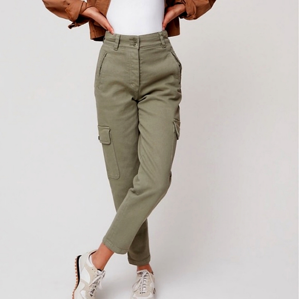 Aritzia Modern Cargo Pants